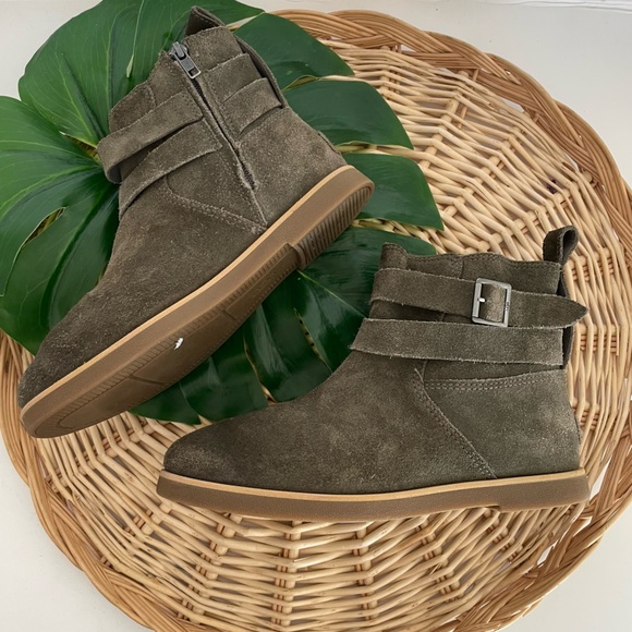 UGG Josefene women’s green suede double strap ankle boot buckle detailing size 6 - Picture 3 of 16